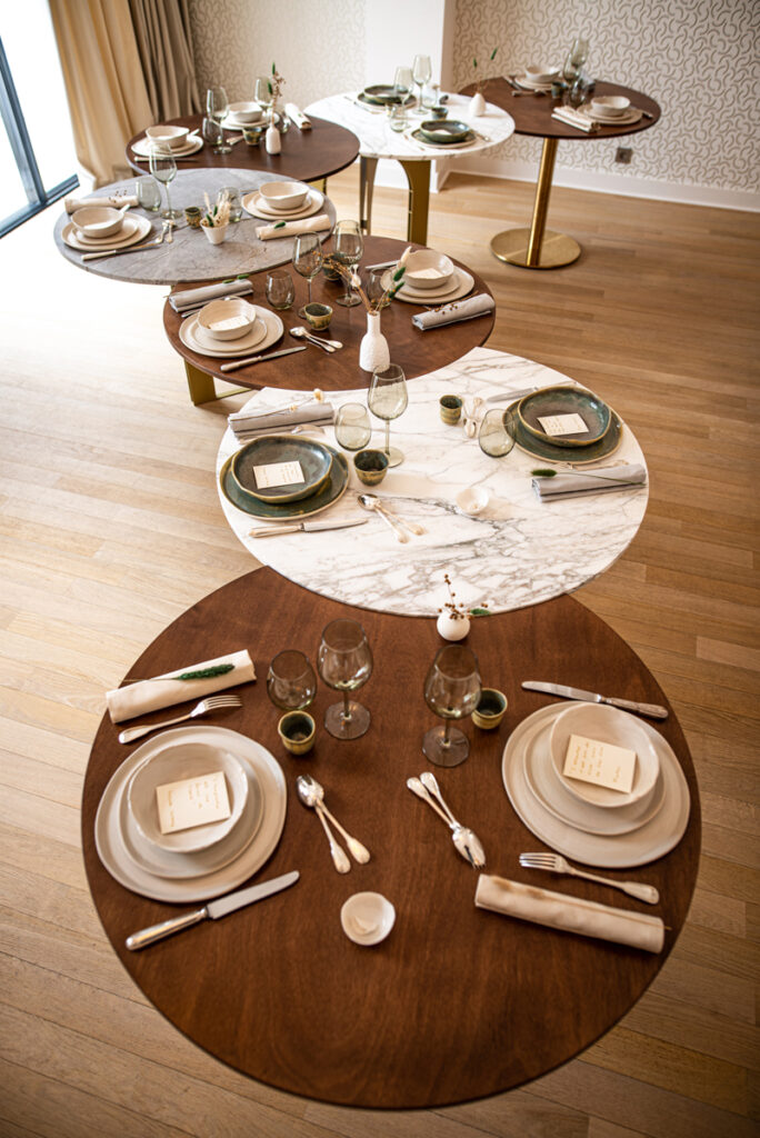 SINUOUS TABLE - © Eric Ceccarini Photographer with tableware by Charlotte Ceramics